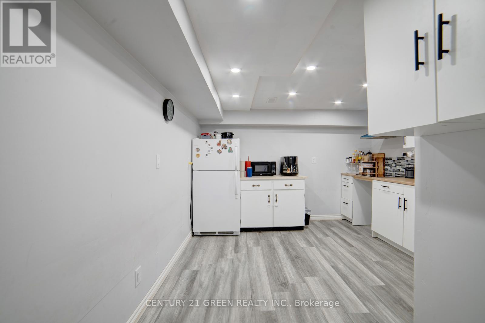 1676 Holley Crescent, Cambridge, Ontario  N3H 2S5 - Photo 22 - X12451924