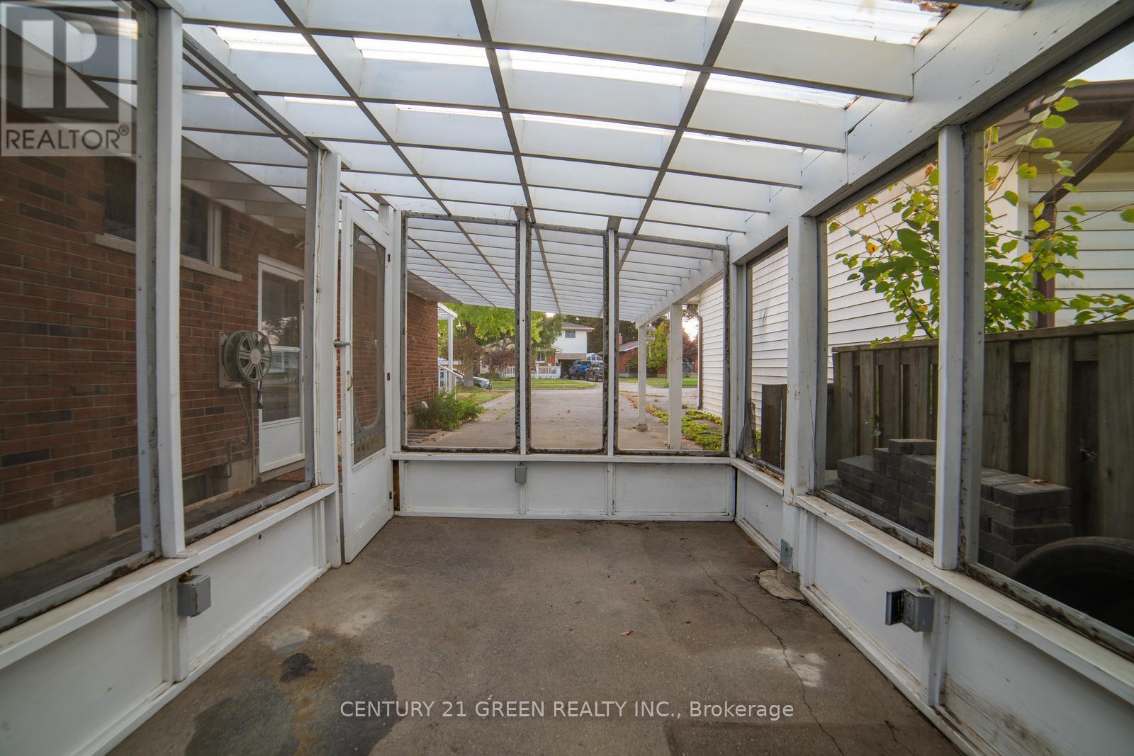 1676 Holley Crescent, Cambridge, Ontario  N3H 2S5 - Photo 36 - X12451924