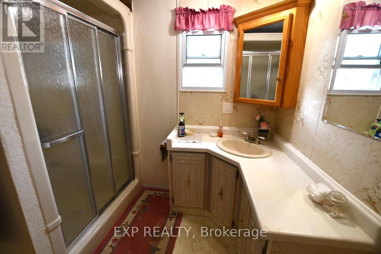 15 Park Crescent, Kawartha Lakes, Ontario  K9V 4R1 - Photo 19 - X12451394
