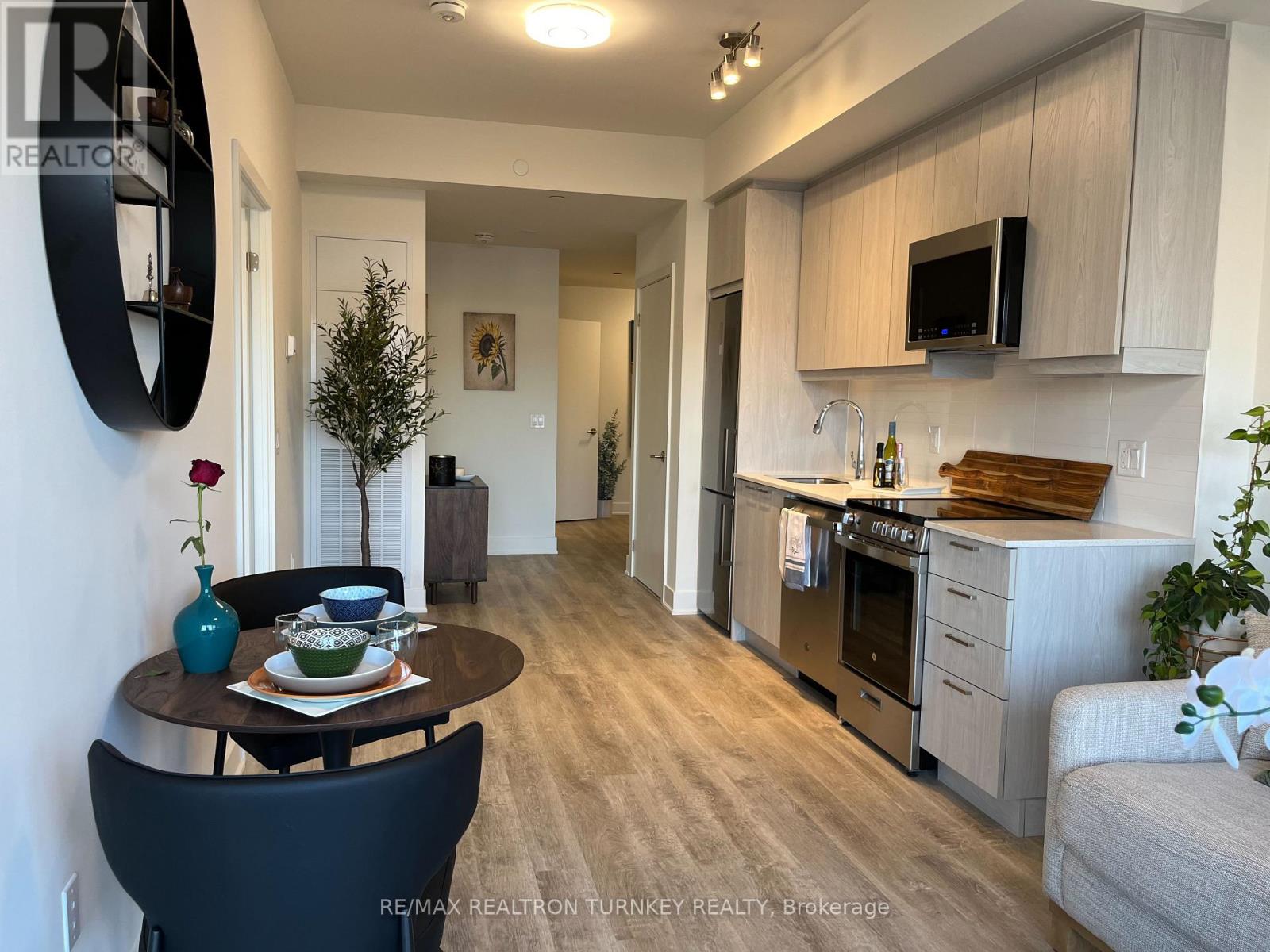 018 - 185 Deerfield Road, Newmarket, Ontario  L3Y 0G7 - Photo 14 - N12452292