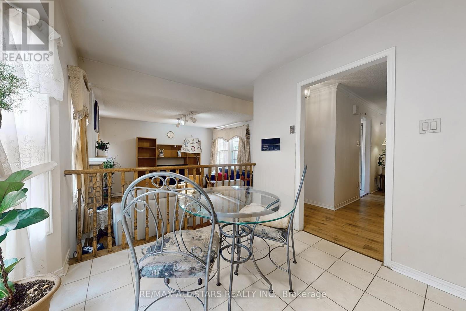 82 Waterbridge Lane, Markham, Ontario  L3R 8V4 - Photo 17 - N12452293