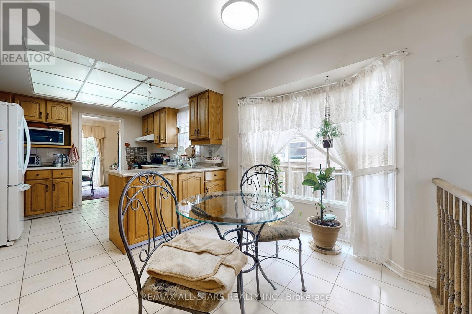 82 Waterbridge Lane, Markham, Ontario  L3R 8V4 - Photo 18 - N12452293