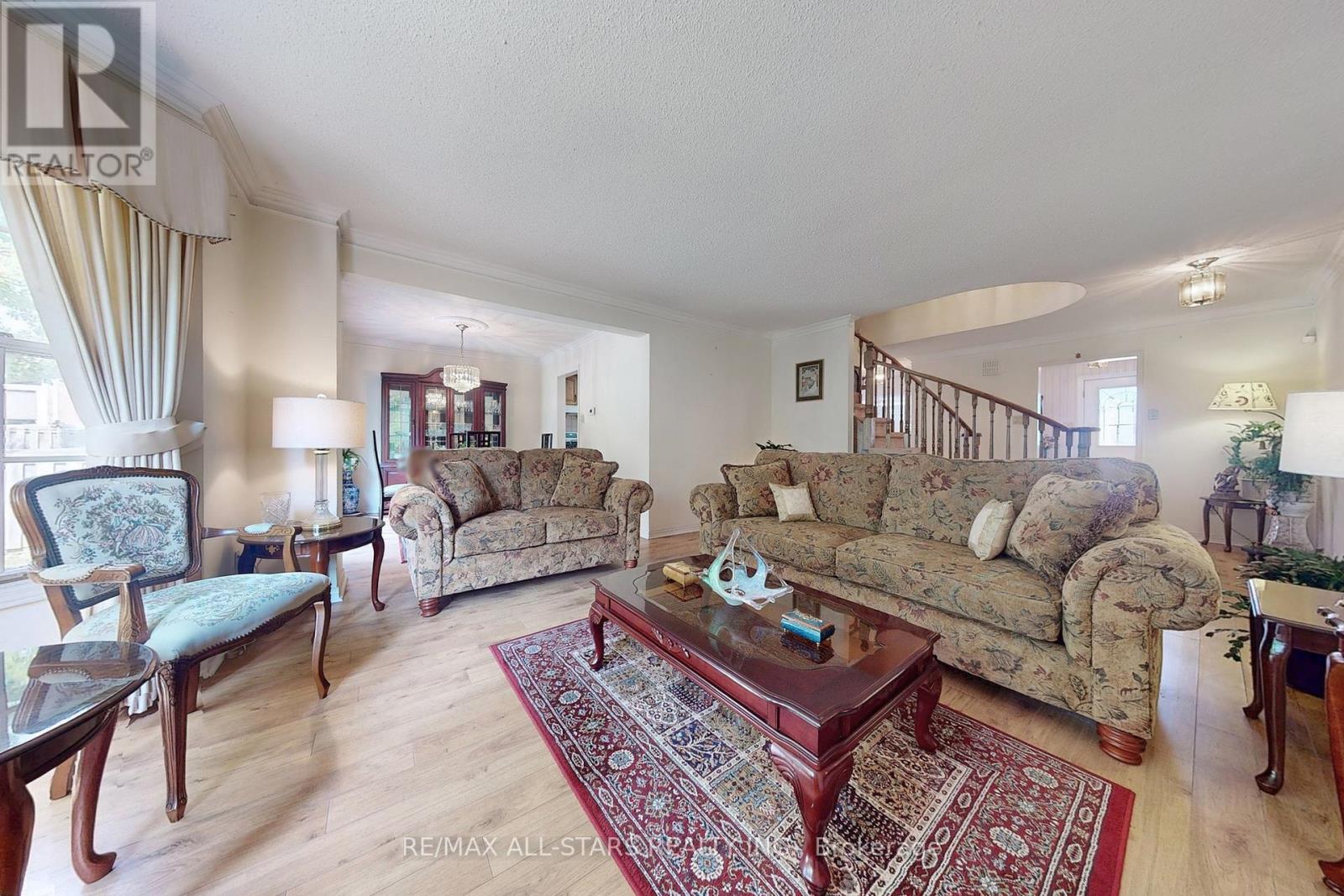 82 Waterbridge Lane, Markham, Ontario  L3R 8V4 - Photo 7 - N12452293