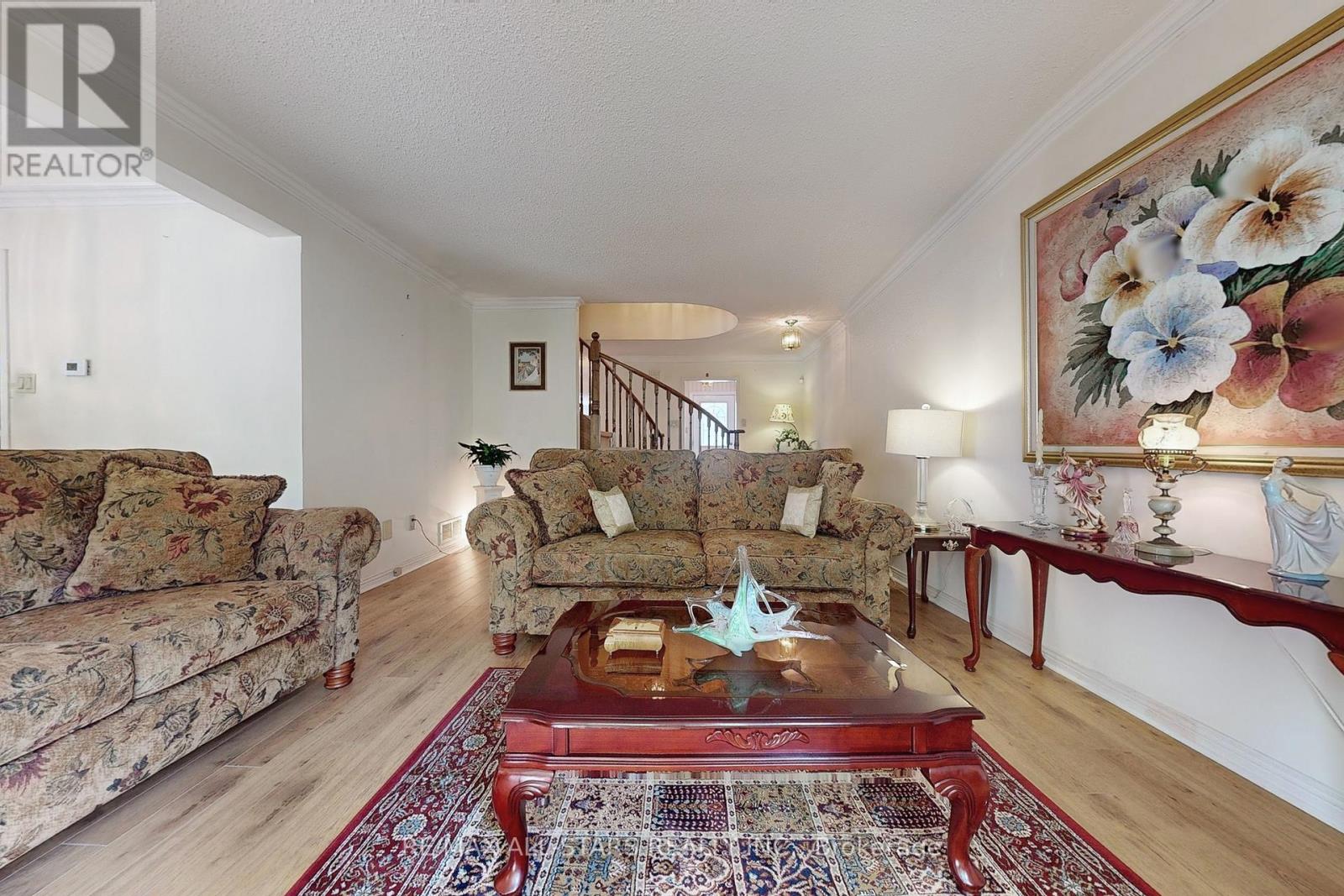 82 Waterbridge Lane, Markham, Ontario  L3R 8V4 - Photo 8 - N12452293