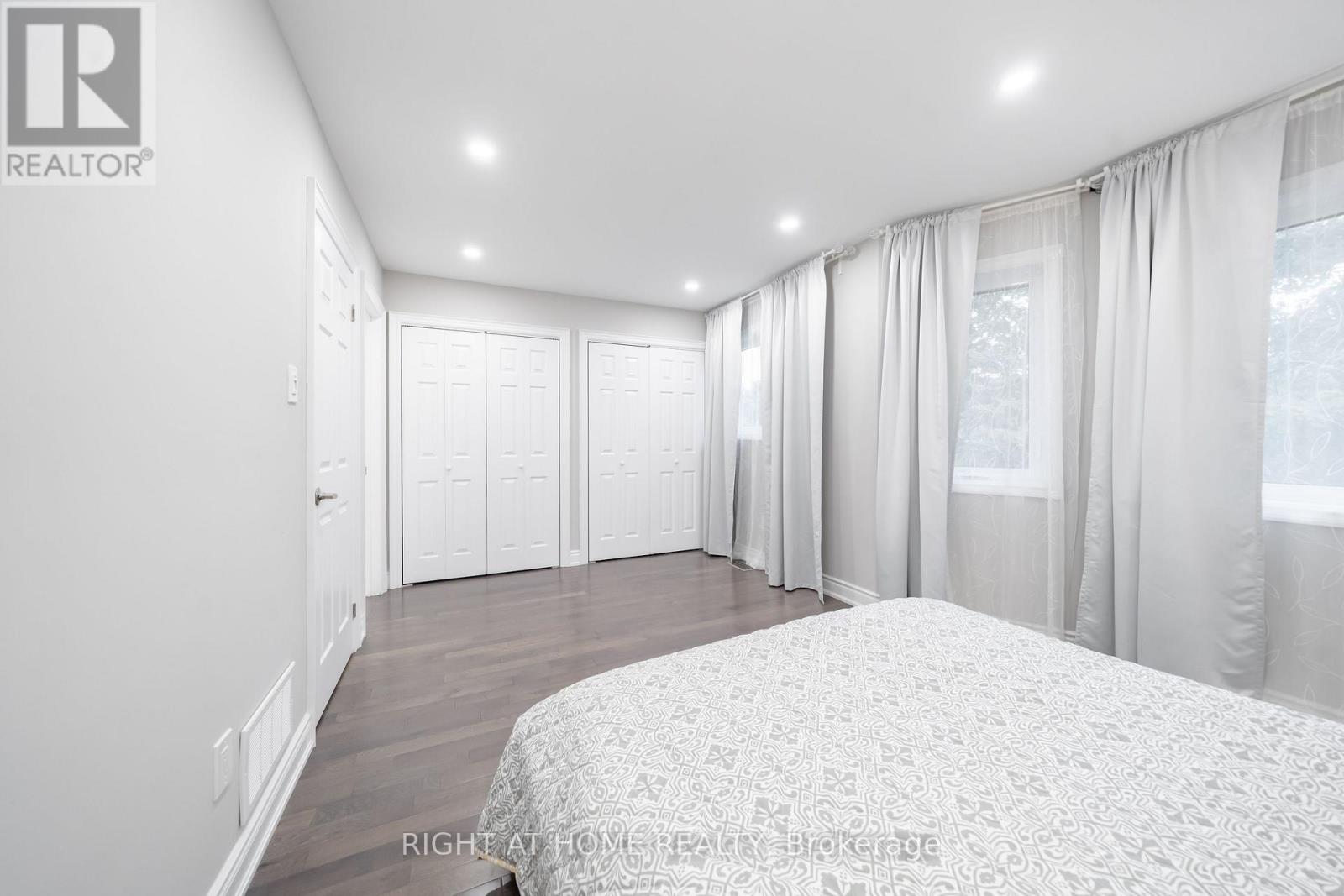 9 Royal Cedar Court, East Gwillimbury, Ontario  L9N 1R7 - Photo 16 - N12452342