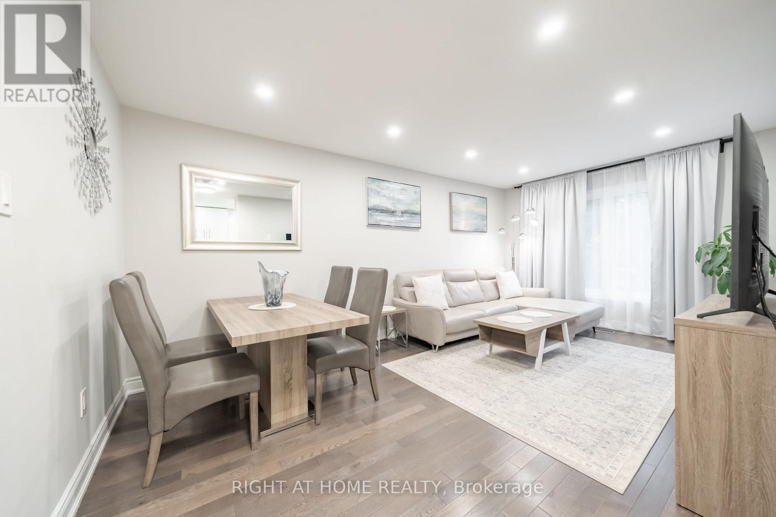 9 Royal Cedar Court, East Gwillimbury, Ontario  L9N 1R7 - Photo 8 - N12452342