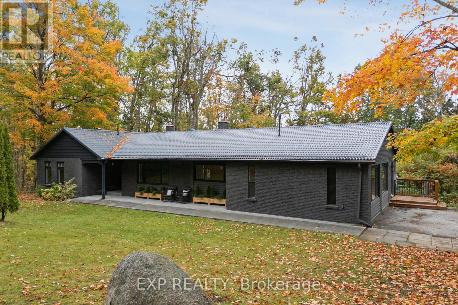 1083 Line 15 N, Oro-Medonte, Ontario  L3V 8J1 - Photo 1 - S12452236