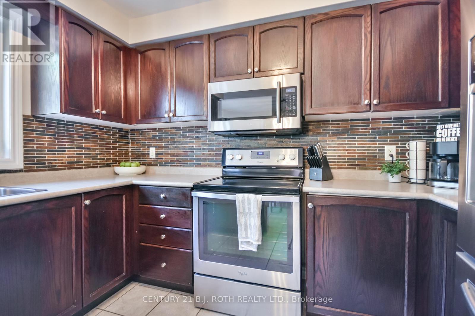 28 Shaina Court, Barrie, Ontario  L4N 9S7 - Photo 11 - S12452242