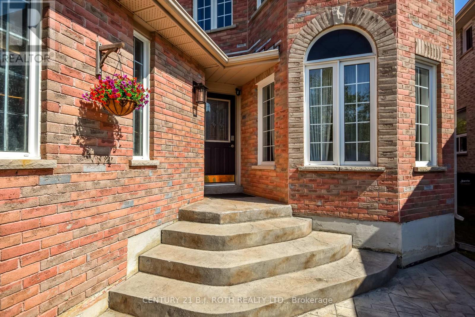 28 Shaina Court, Barrie, Ontario  L4N 9S7 - Photo 2 - S12452242