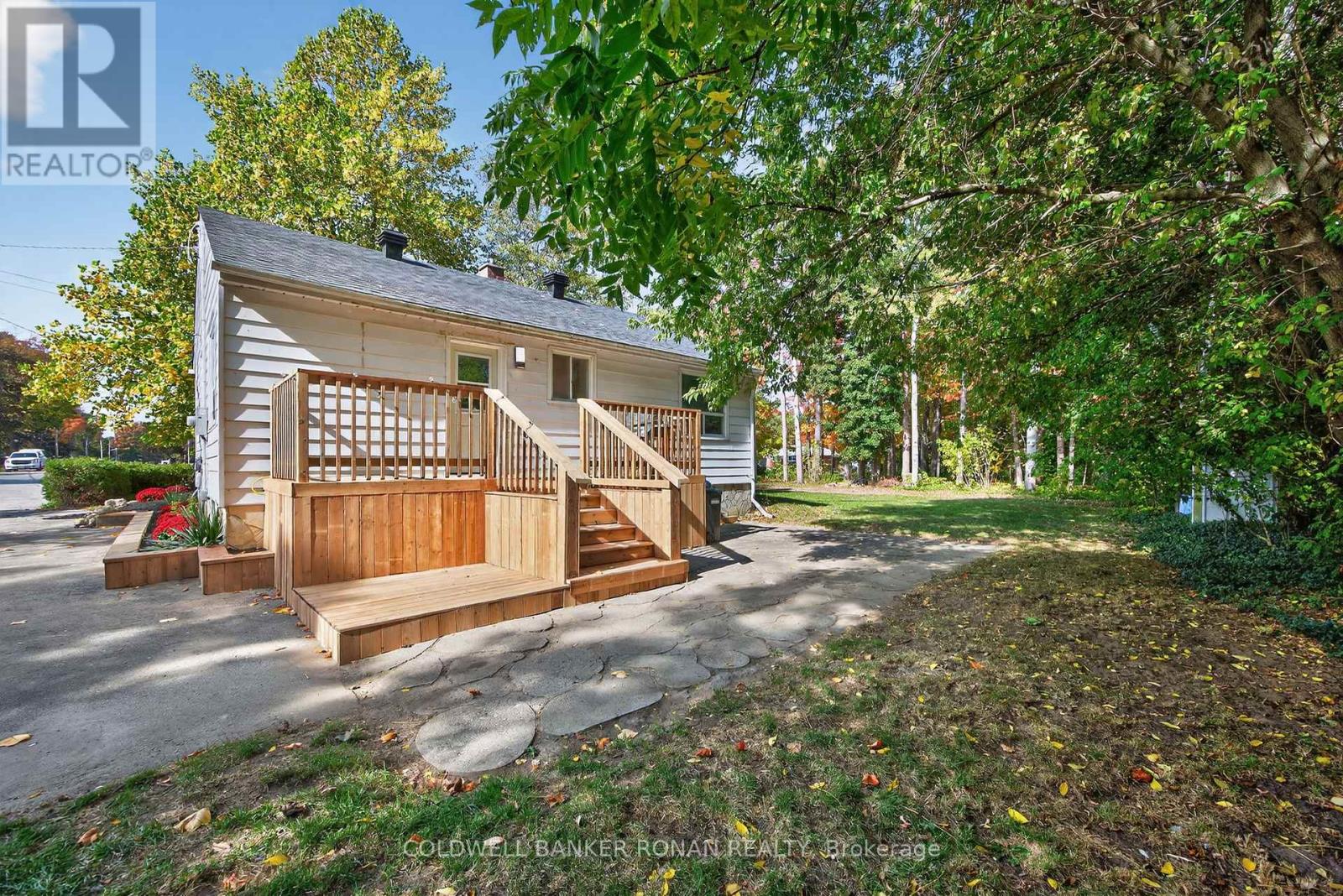 223 Louisa Street, Clearview, Ontario  L0M 1S0 - Photo 4 - S12452249