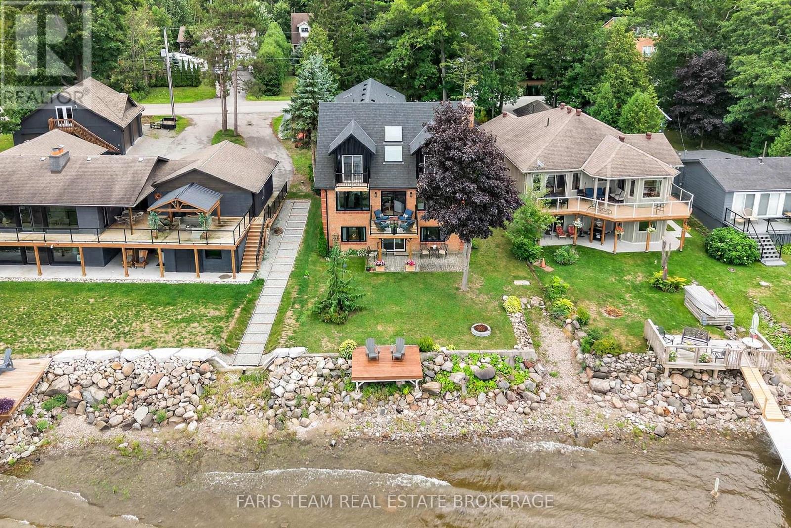 238 Robins Point Road, Tay, Ontario  L0K 2A0 - Photo 1 - S12452288