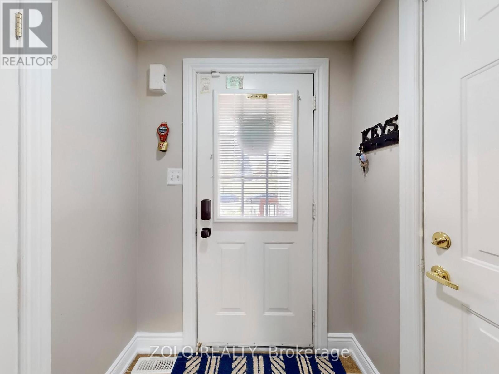 69 Lion's Gate Boulevard, Barrie, Ontario  L4M 7E4 - Photo 4 - S12452344