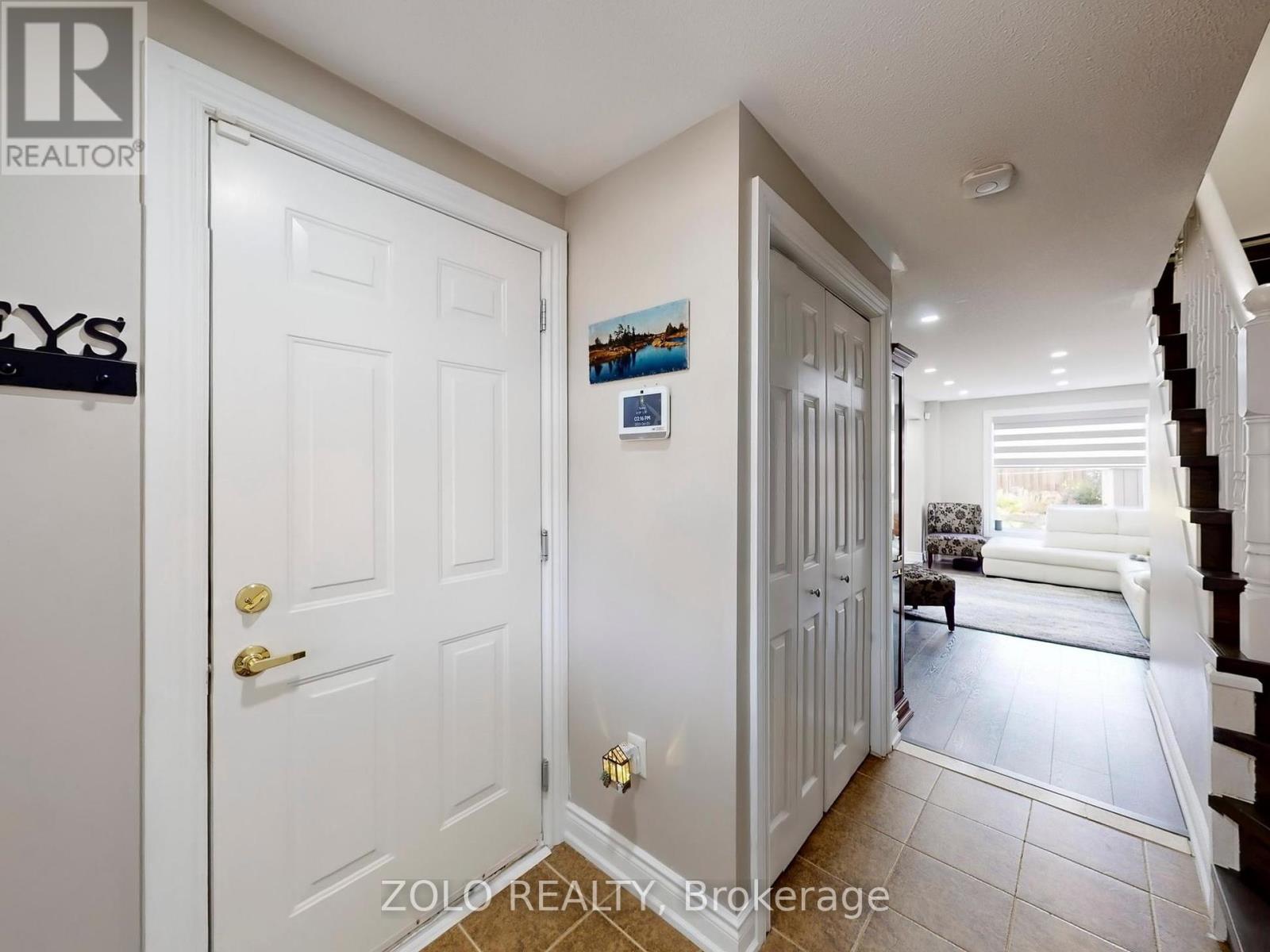 69 Lion's Gate Boulevard, Barrie, Ontario  L4M 7E4 - Photo 5 - S12452344