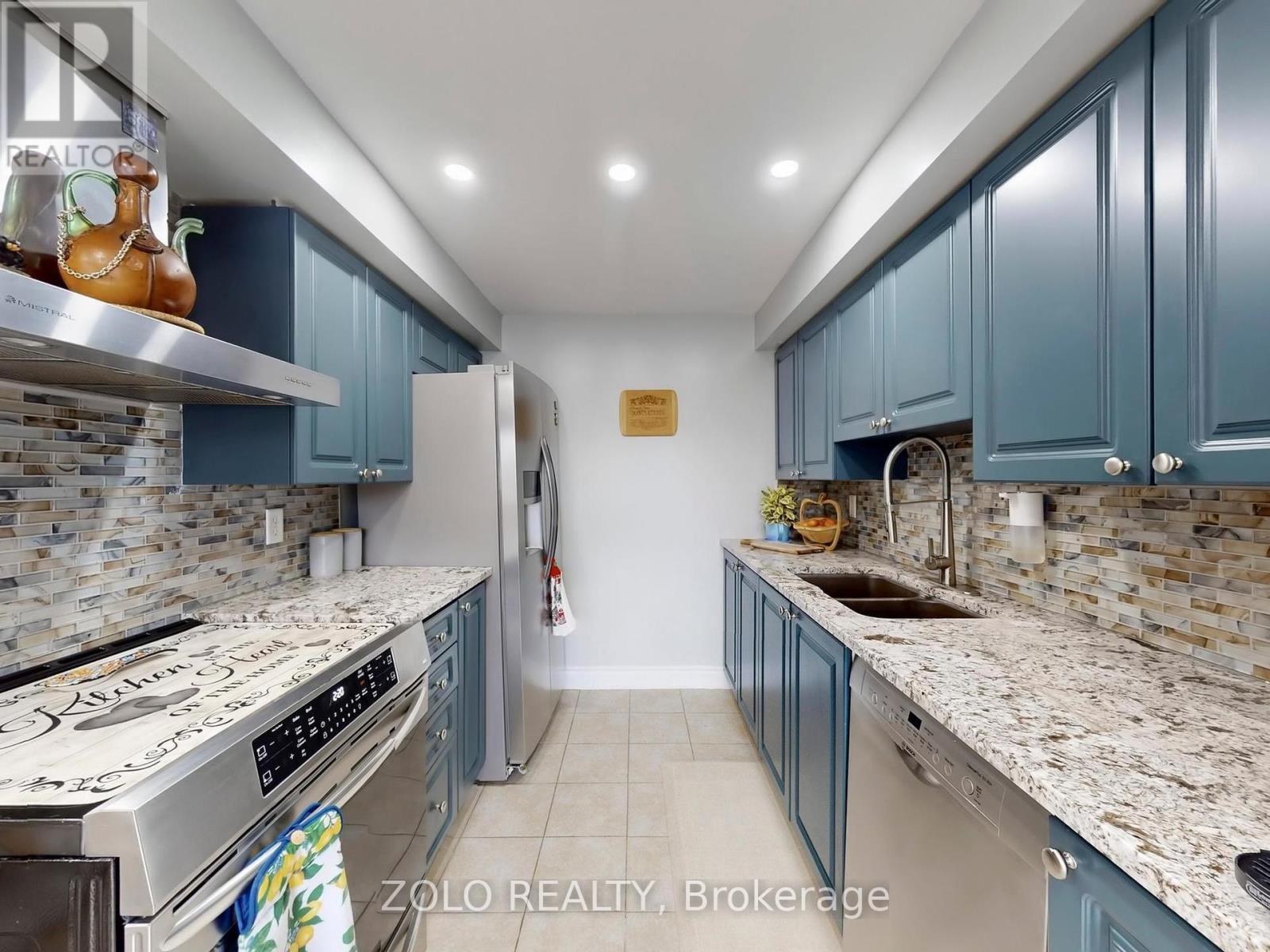69 Lion's Gate Boulevard, Barrie, Ontario  L4M 7E4 - Photo 8 - S12452344