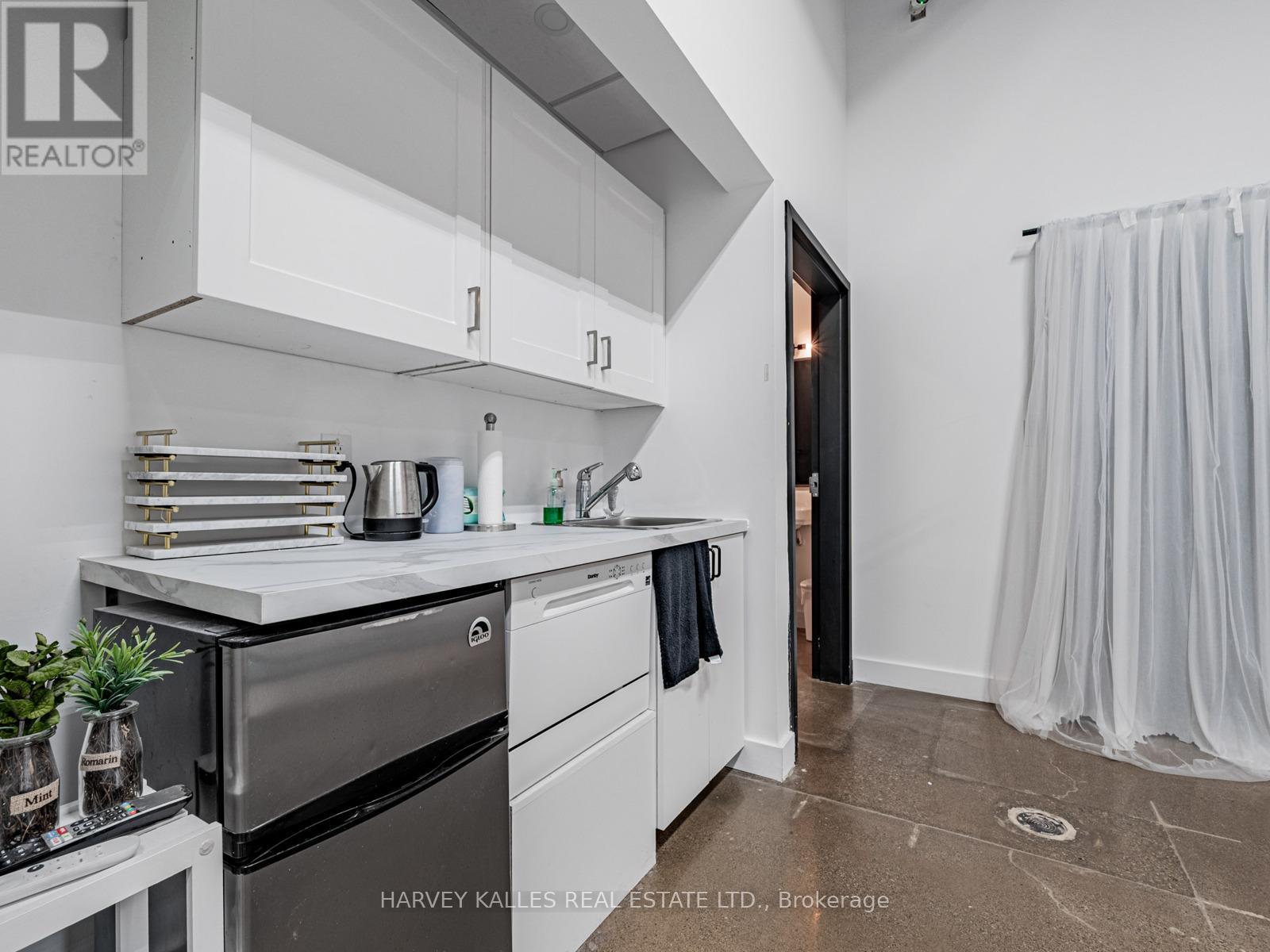 57 - 1215 Queensway E, Mississauga, Ontario  L4Y 0G4 - Photo 13 - W12452223