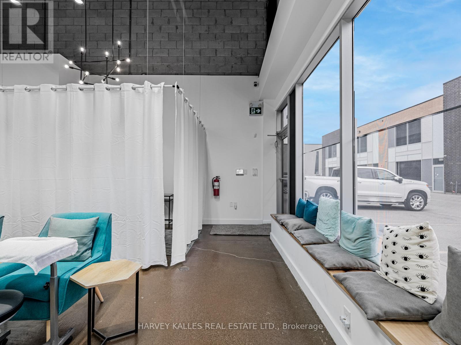 57 - 1215 Queensway E, Mississauga, Ontario  L4Y 0G4 - Photo 3 - W12452223