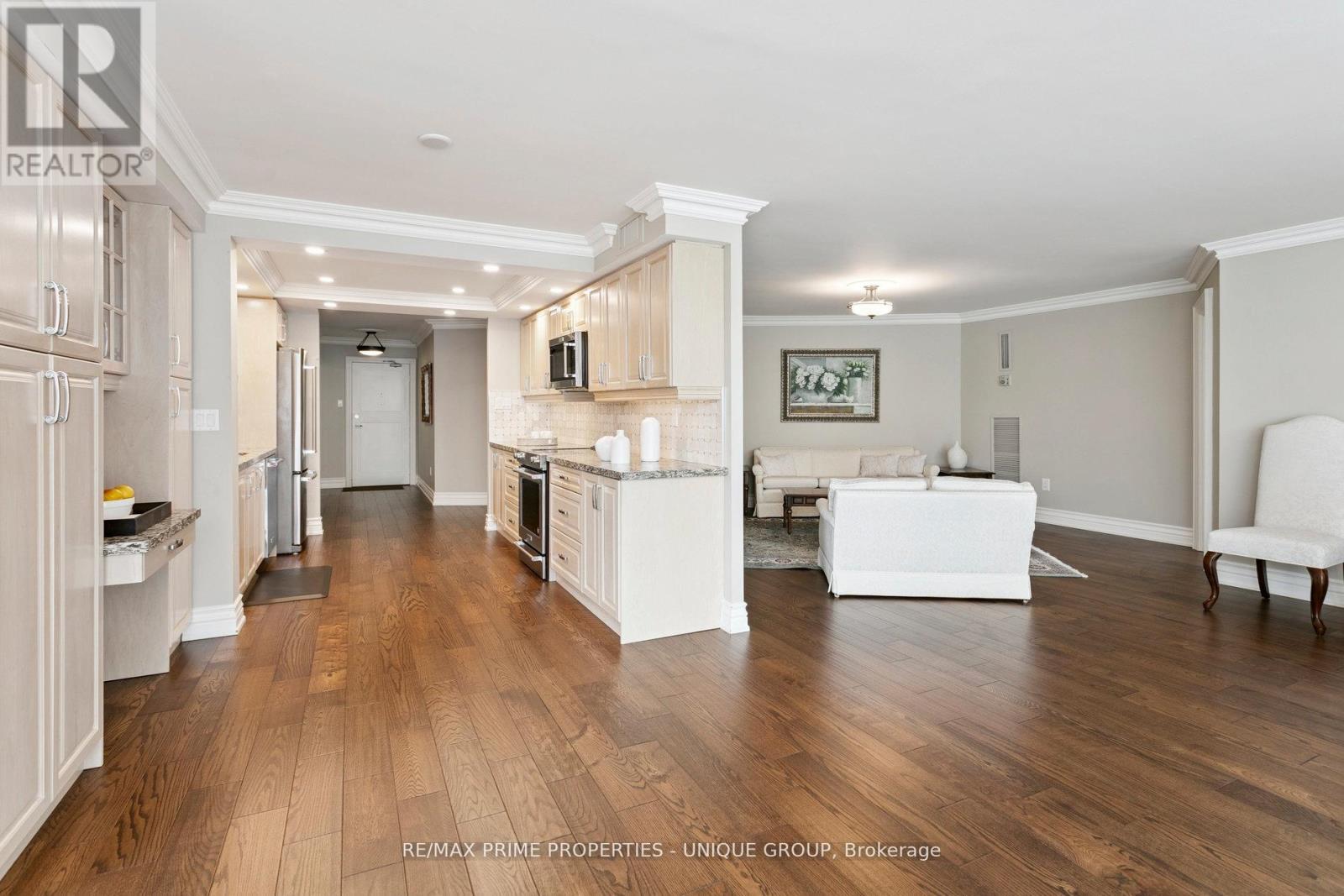 405 - 2010 Islington Avenue, Toronto, Ontario  M9P 3S8 - Photo 9 - W12452244