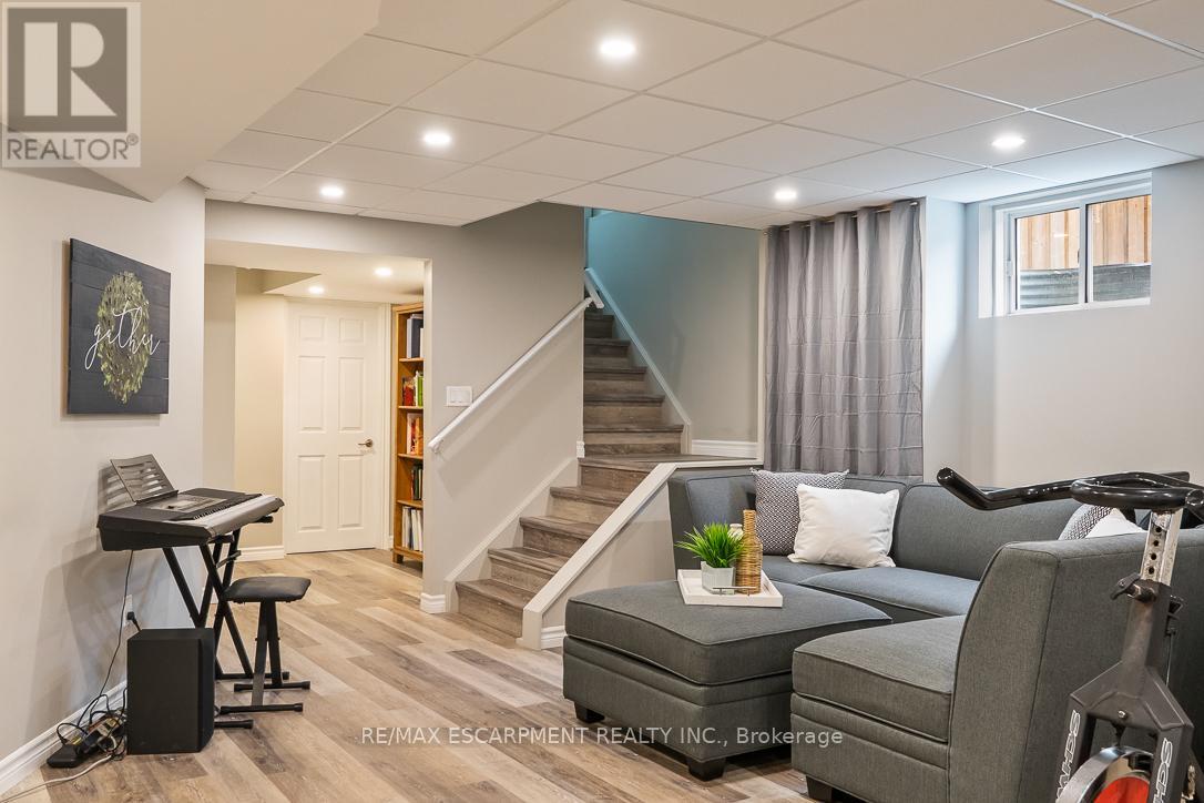 19 Maple Cider Street, Caledon, Ontario  L7C 4B4 - Photo 42 - W12452245