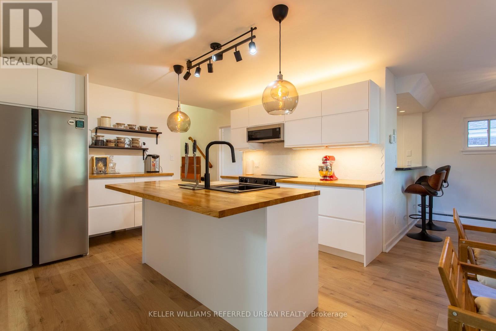 63 Fordwich Crescent, Toronto, Ontario  M9W 2T6 - Photo 8 - W12452247