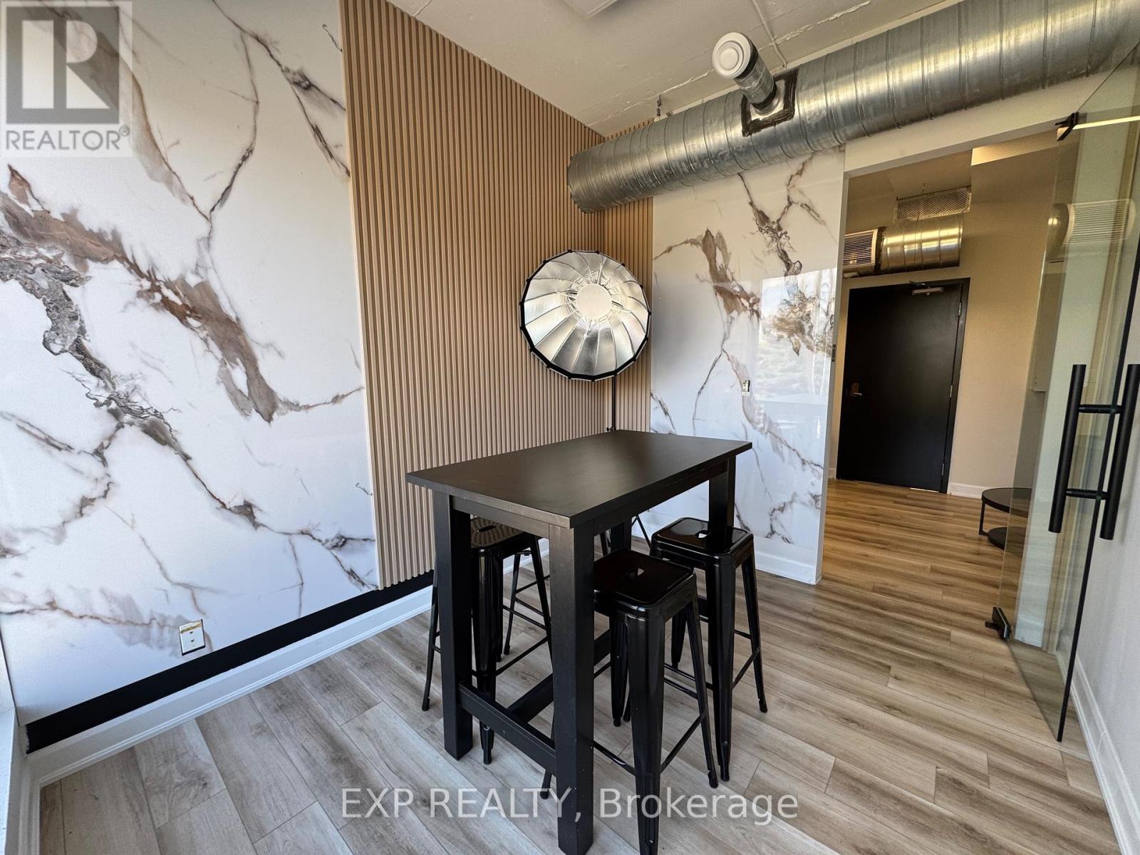 200-#3 - 230 LAKESHORE ROAD E, Mississauga, Ontario