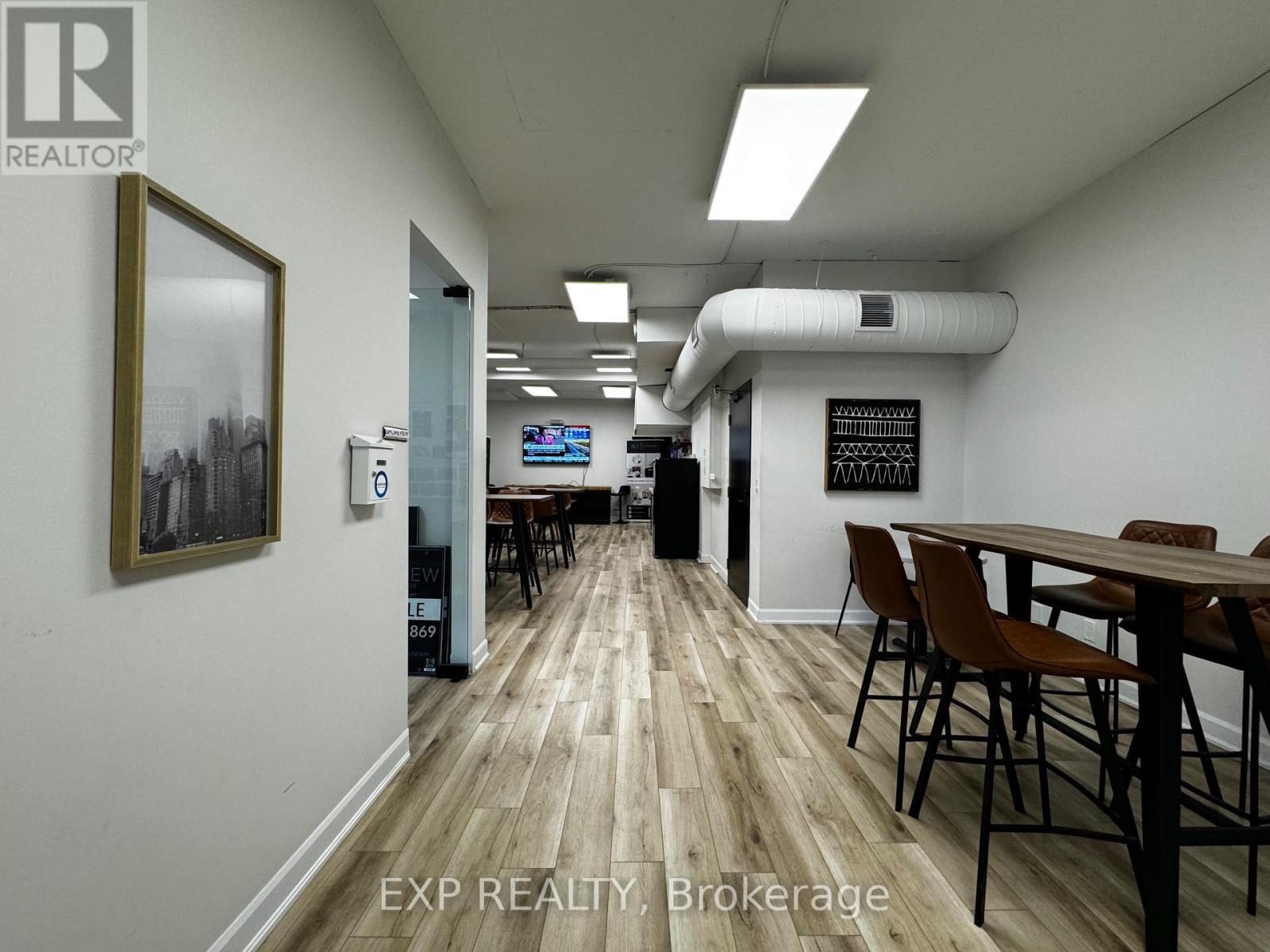200-#3 - 230 Lakeshore Road E, Mississauga, Ontario  L5G 1G7 - Photo 4 - W12452252