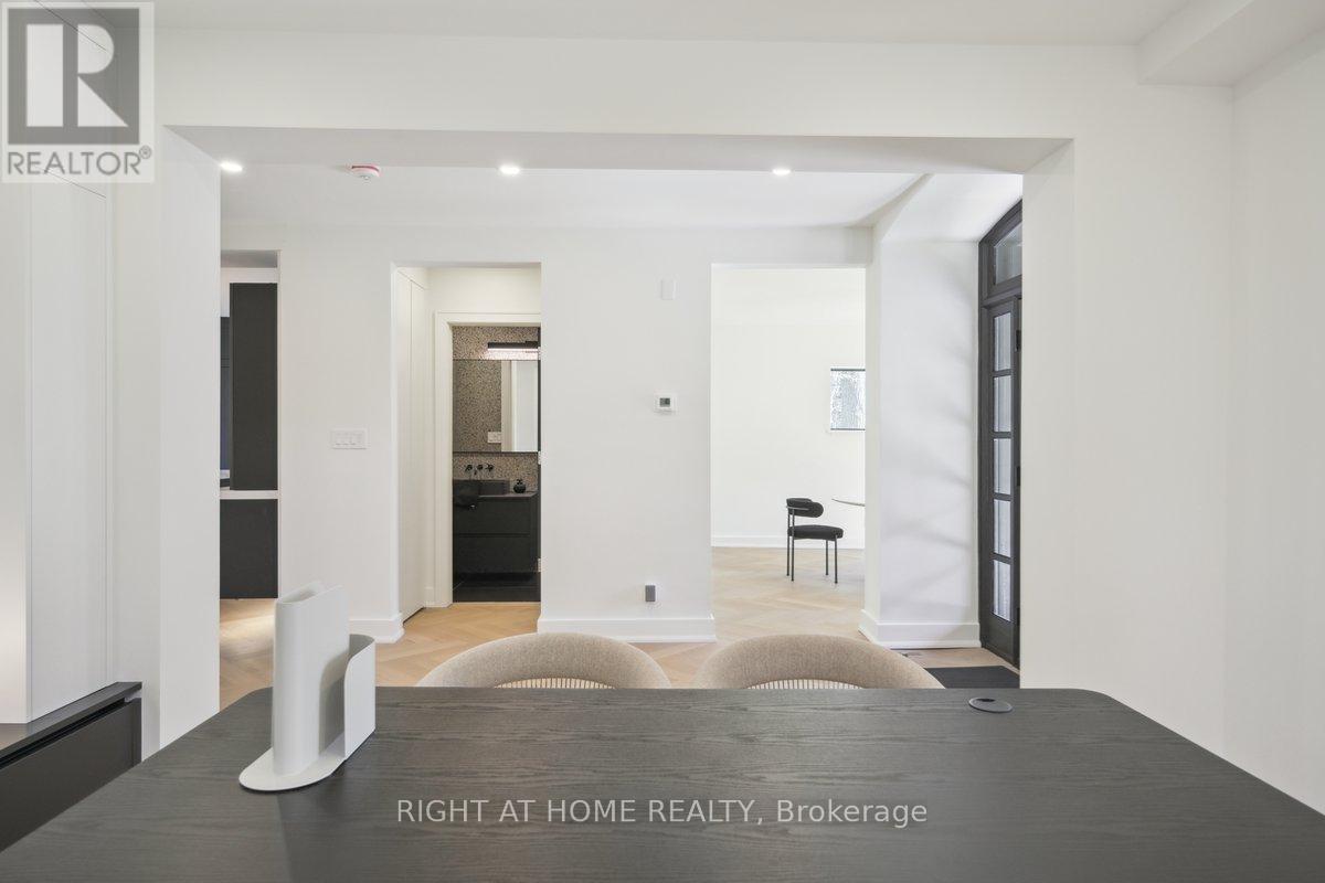 2187 Lakeshore Road, Burlington, Ontario  L7R 1A5 - Photo 10 - W12452263