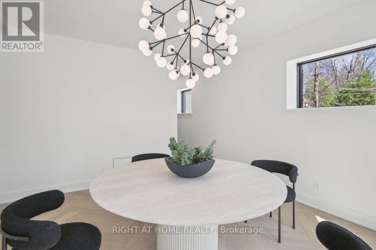 2187 Lakeshore Road, Burlington, Ontario  L7R 1A5 - Photo 12 - W12452263