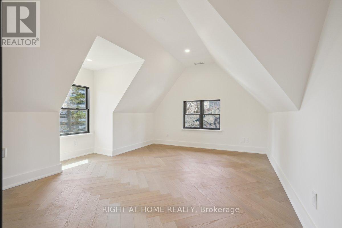 2187 Lakeshore Road, Burlington, Ontario  L7R 1A5 - Photo 36 - W12452263