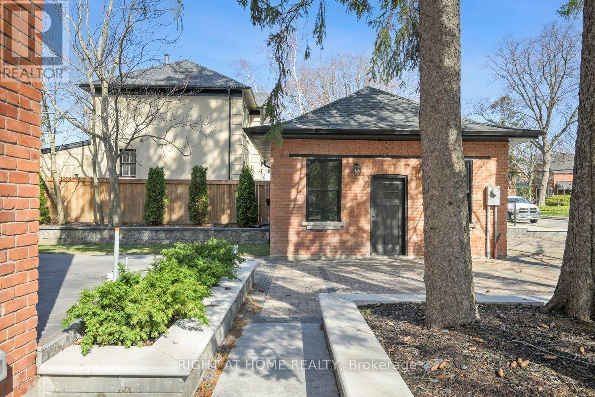 2187 Lakeshore Road, Burlington, Ontario  L7R 1A5 - Photo 44 - W12452263