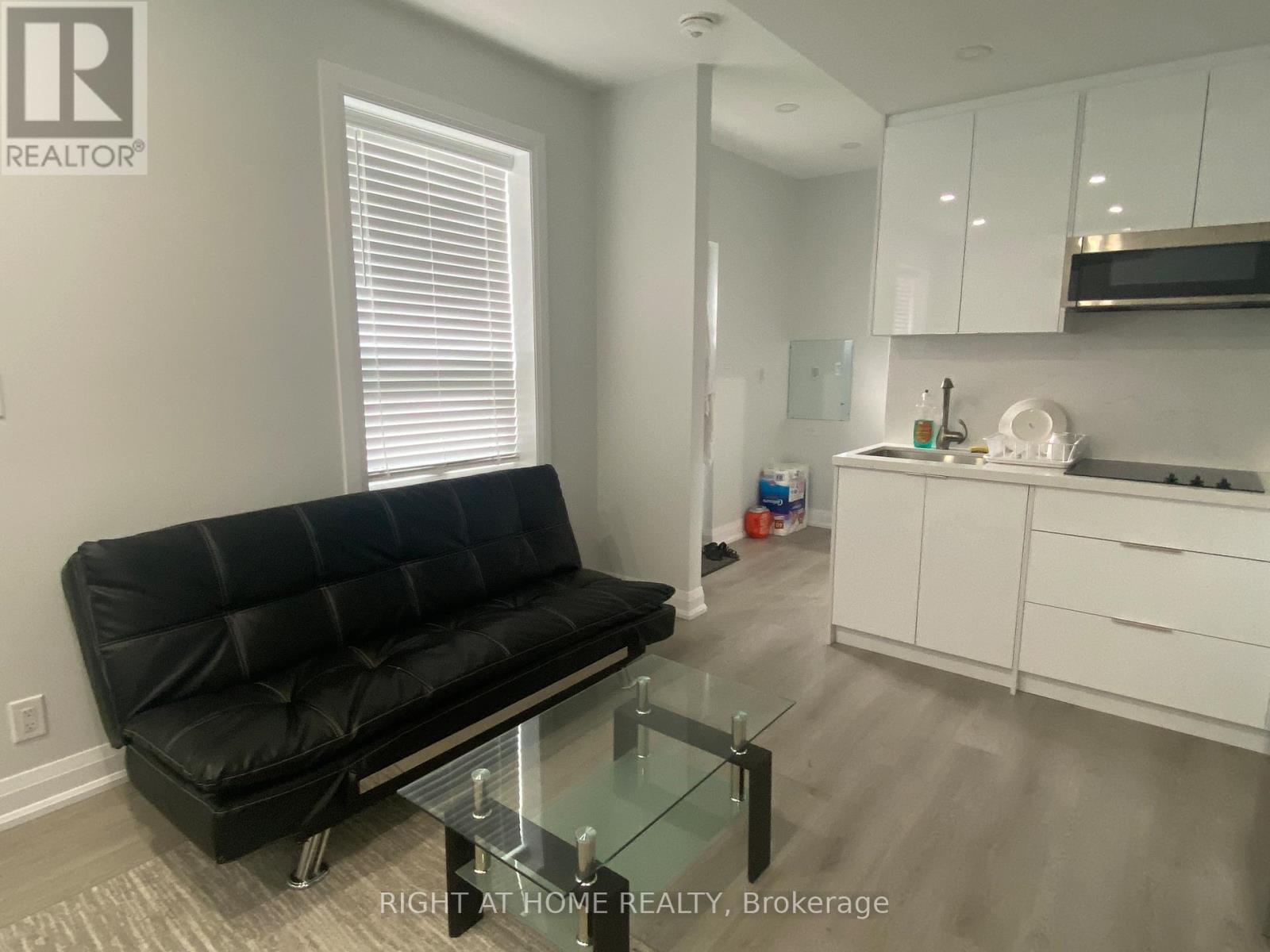 Garden House - 9 Snowood Court, Toronto, Ontario  M3N 1E7 - Photo 3 - W12452273
