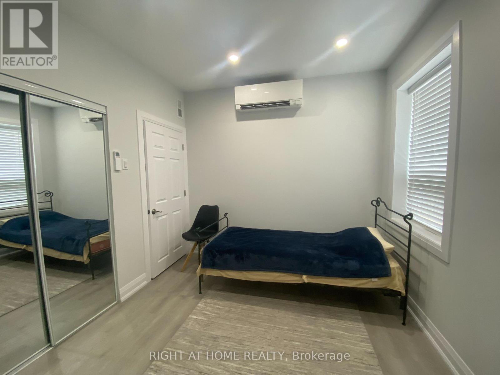 Garden House - 9 Snowood Court, Toronto, Ontario  M3N 1E7 - Photo 6 - W12452273
