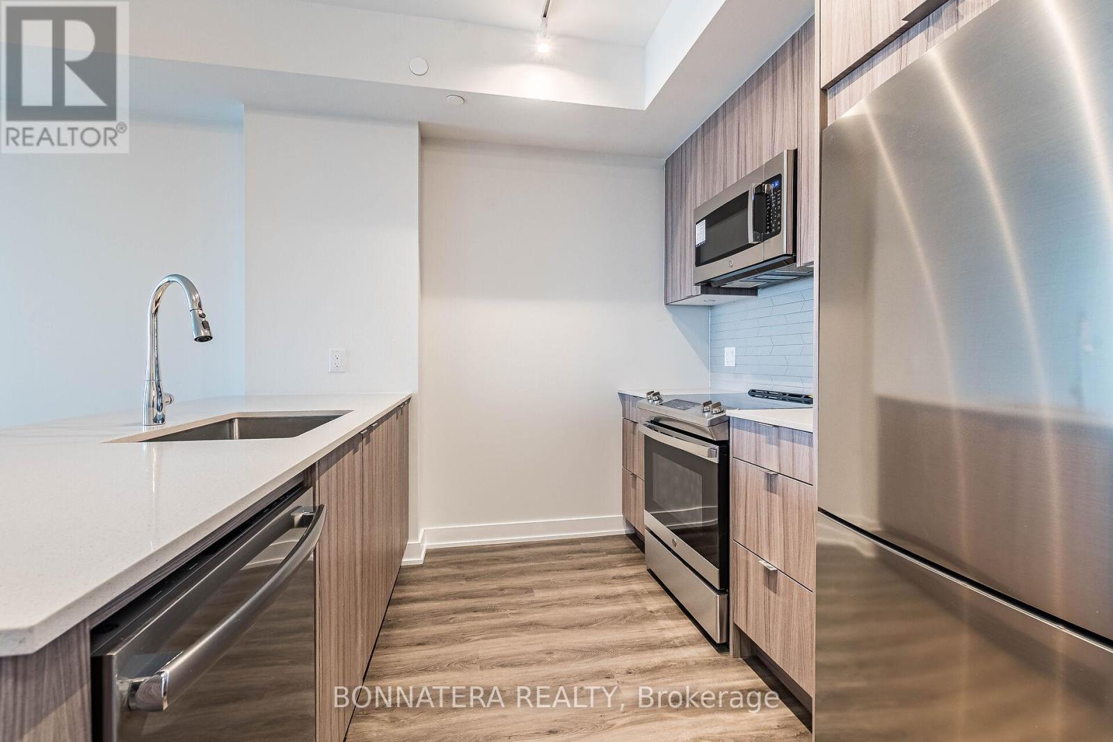 3302 - 4130 Parkside Village Drive, Mississauga, Ontario  L5B 0L7 - Photo 16 - W12452294