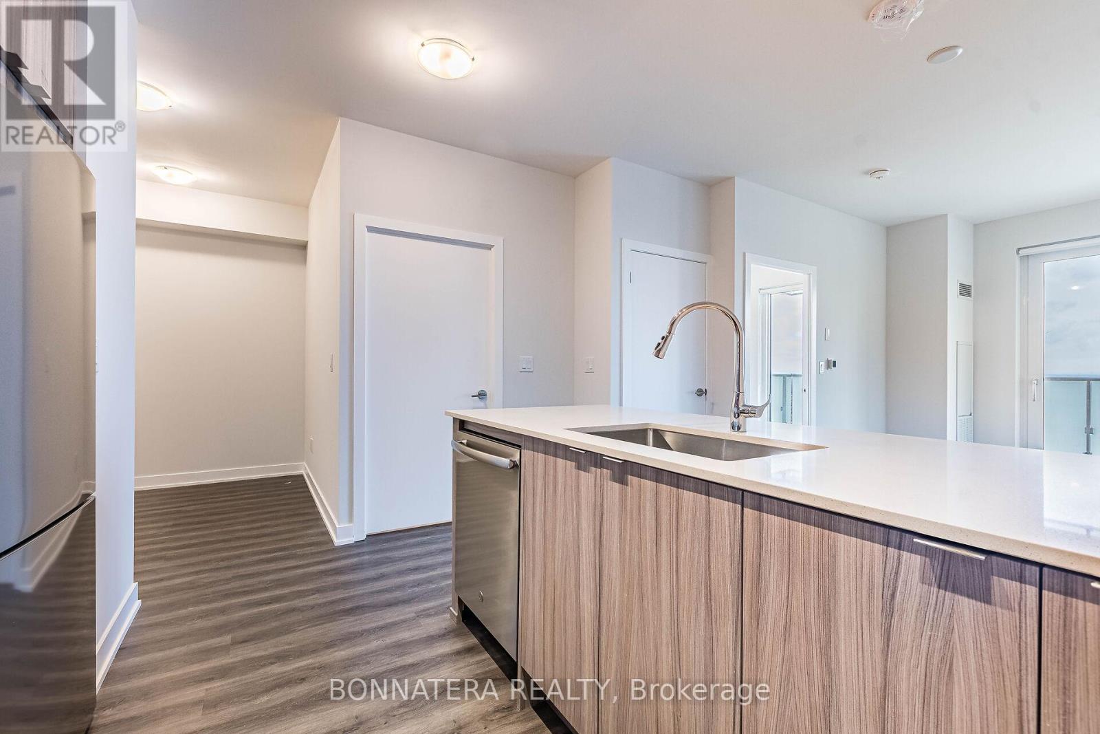 3302 - 4130 Parkside Village Drive, Mississauga, Ontario  L5B 0L7 - Photo 17 - W12452294