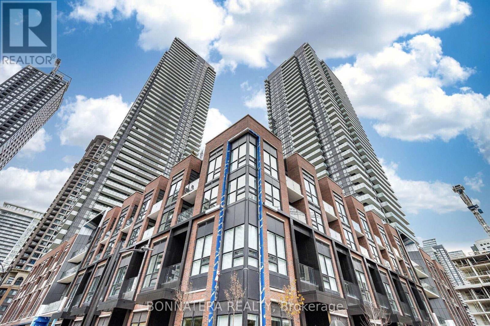 3302 - 4130 Parkside Village Drive, Mississauga, Ontario  L5B 0L7 - Photo 2 - W12452294