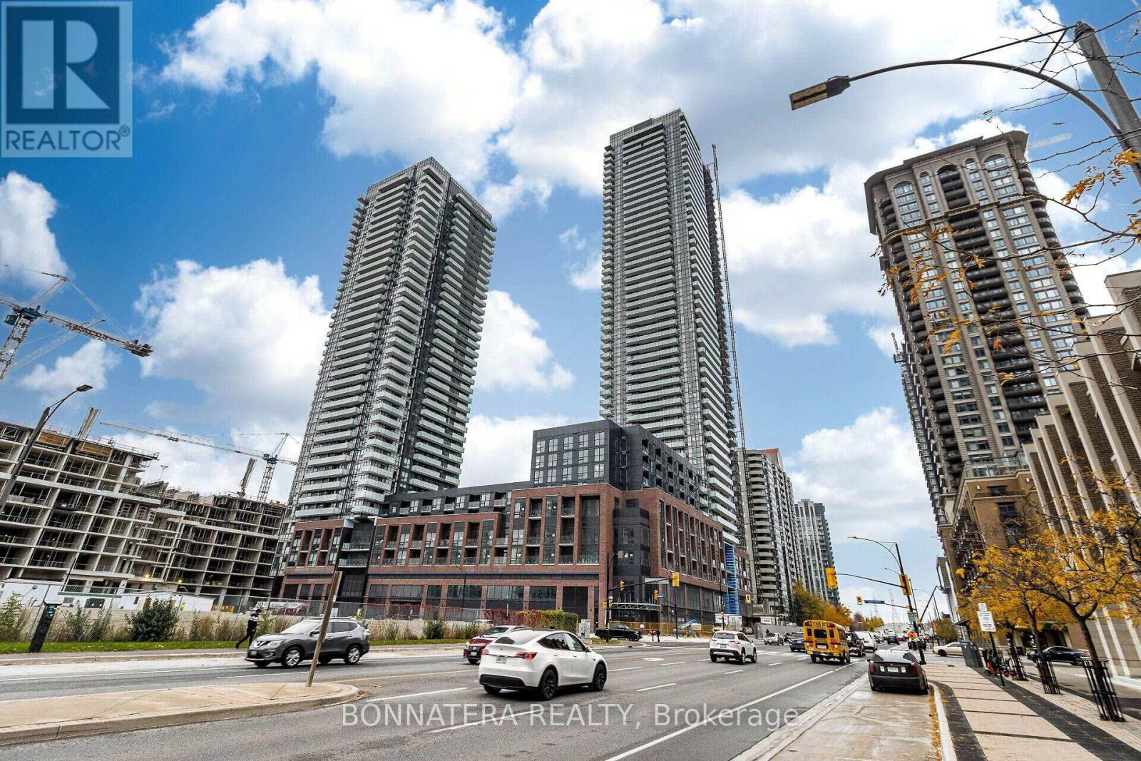 3302 - 4130 Parkside Village Drive, Mississauga, Ontario  L5B 0L7 - Photo 3 - W12452294