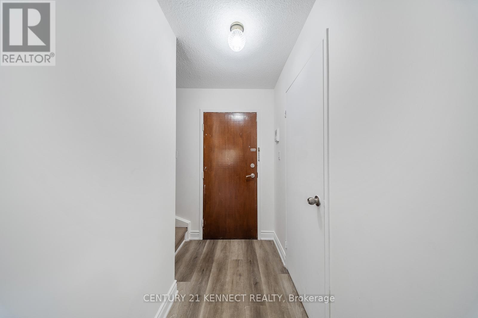 71 - 1030 Falgarwood Drive, Oakville, Ontario  L6H 2P5 - Photo 2 - W12452299