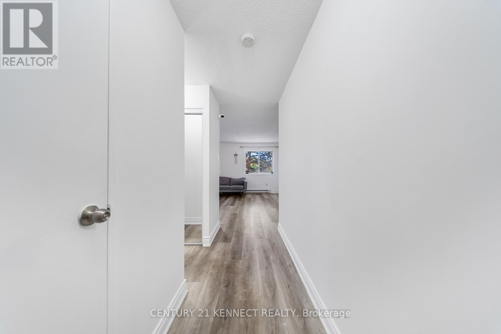 71 - 1030 Falgarwood Drive, Oakville, Ontario  L6H 2P5 - Photo 3 - W12452299