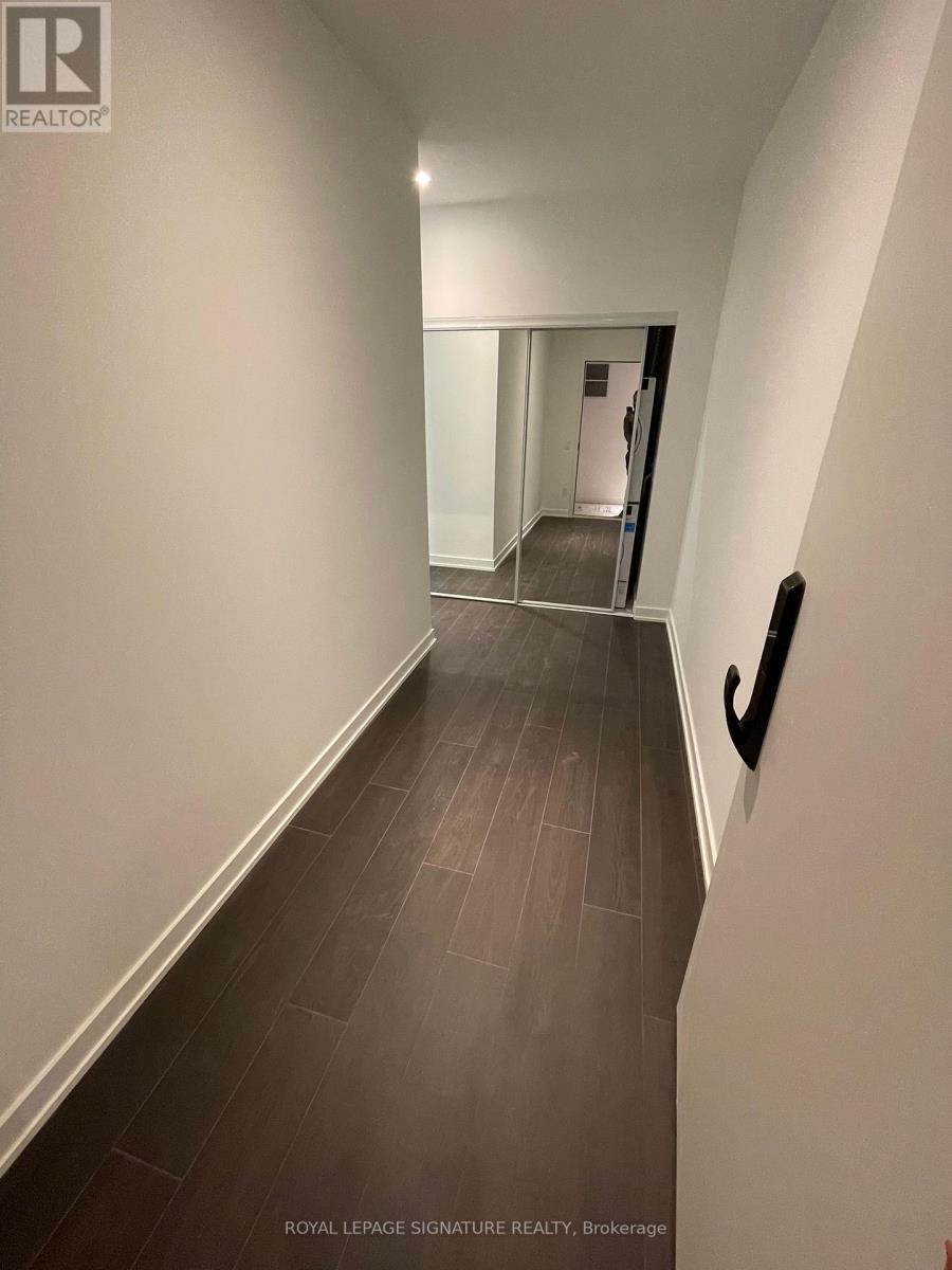 601 - 28 Ann Street, Mississauga, Ontario  L5G 0E1 - Photo 2 - W12452308