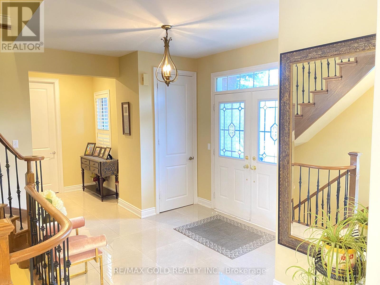 7 Brandiff Court, Caledon, Ontario  L7C 1P6 - Photo 4 - W12452316