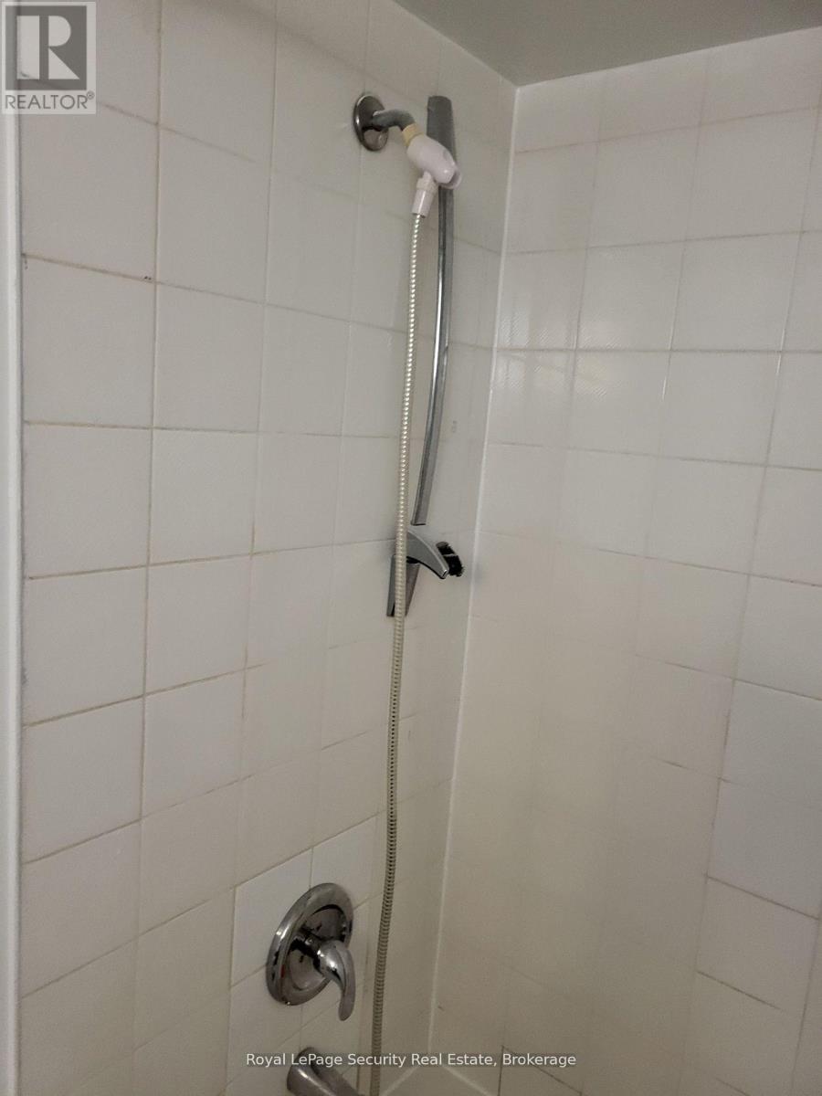 605 - 2470 Eglinton Avenue W, Toronto, Ontario  M6M 5E7 - Photo 16 - W12452318