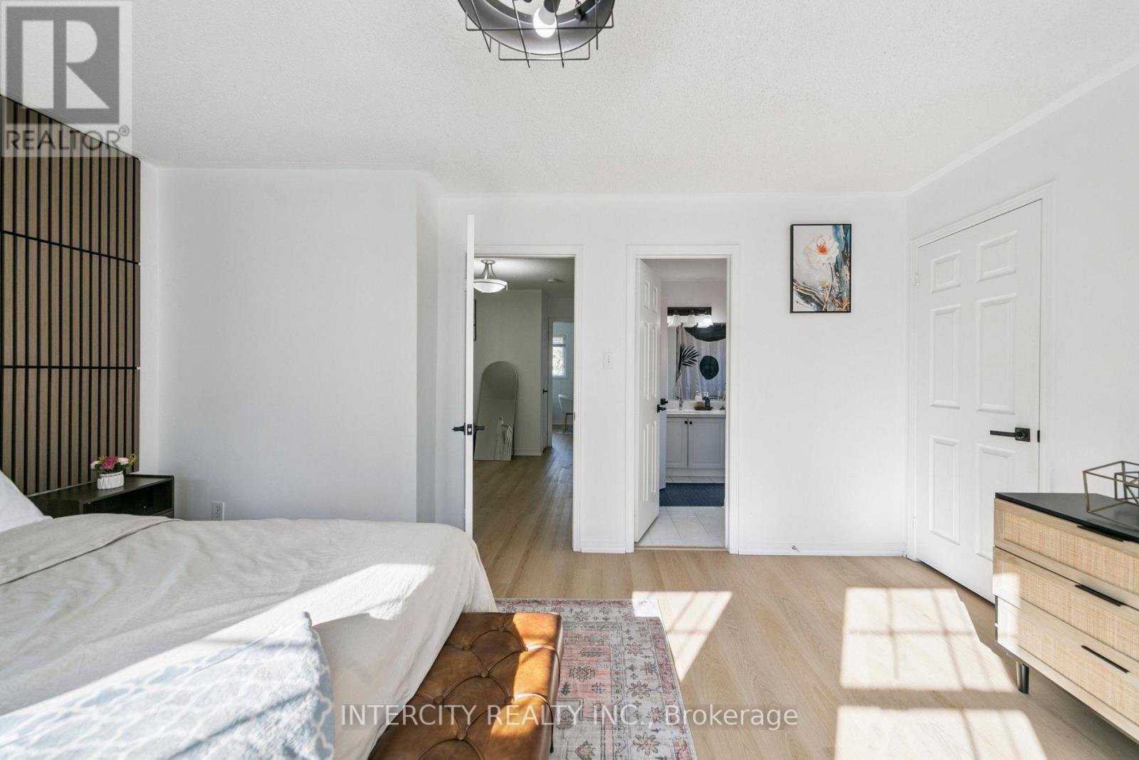 665 Fothergill Boulevard, Burlington, Ontario  L7L 6E5 - Photo 23 - W12452337