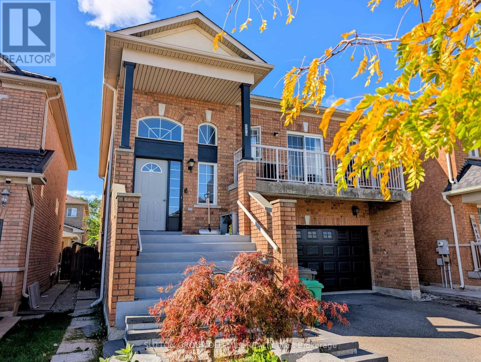 370 Queen Mary Drive, Brampton, Ontario  L7A 3T1 - Photo 2 - W12452343