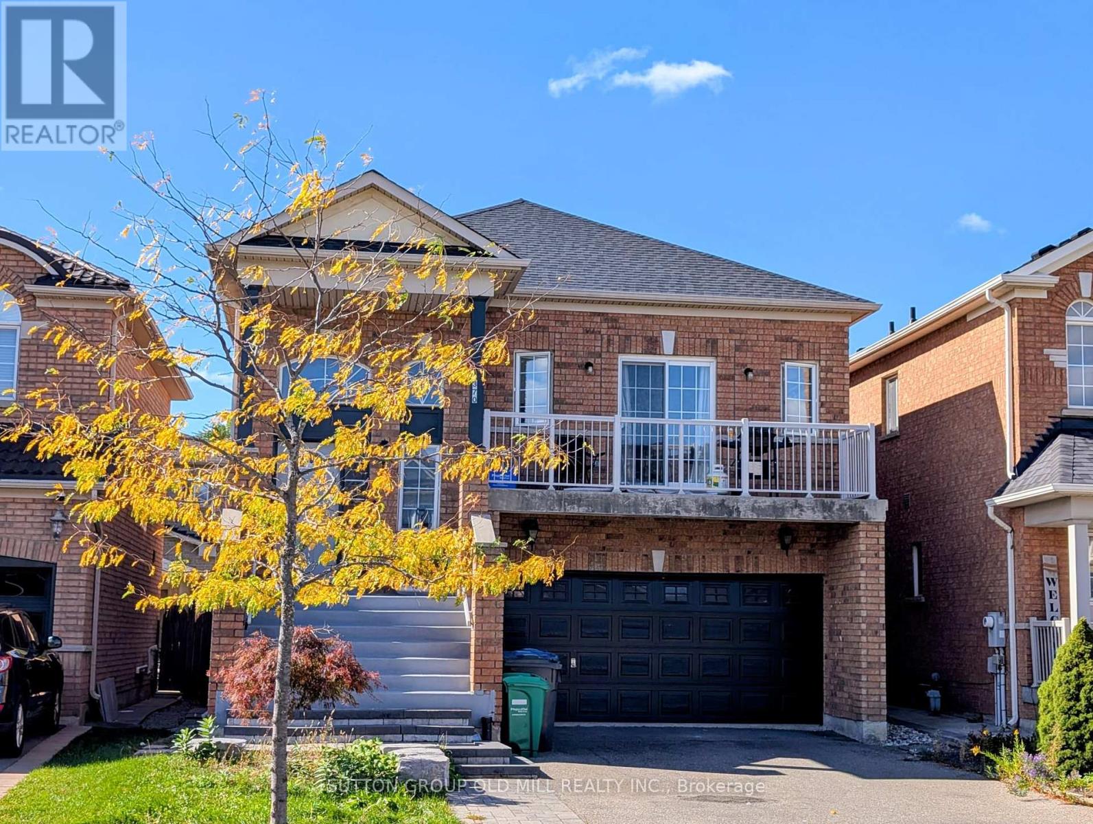 370 Queen Mary Drive, Brampton, Ontario  L7A 3T1 - Photo 3 - W12452343