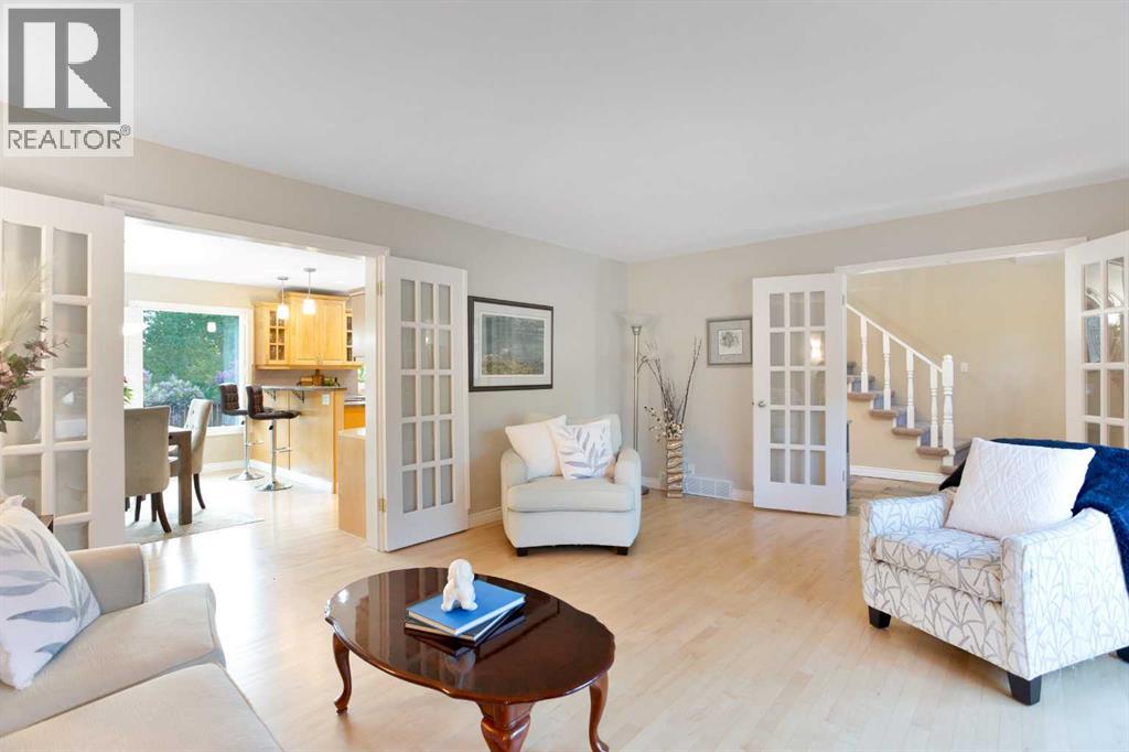 39 Canova Close Sw, Calgary, Alberta  T2W 3P7 - Photo 5 - A2262532