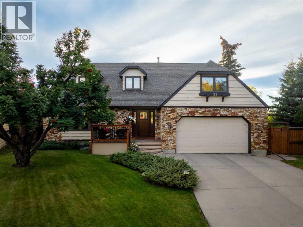 39 Canova Close Sw, Calgary, Alberta  T2W 3P7 - Photo 3 - A2262532