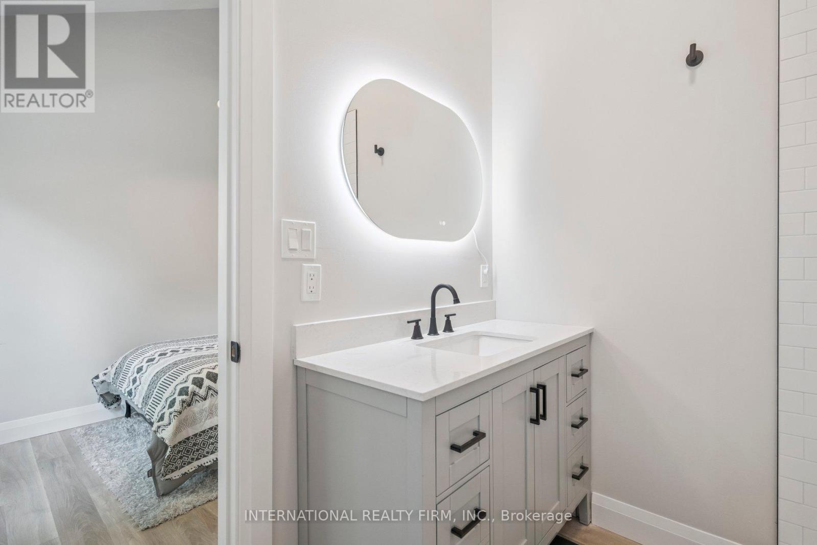 267 Davy Street, Niagara-On-The-Lake, Ontario  L0S 1J0 - Photo 37 - X12342389