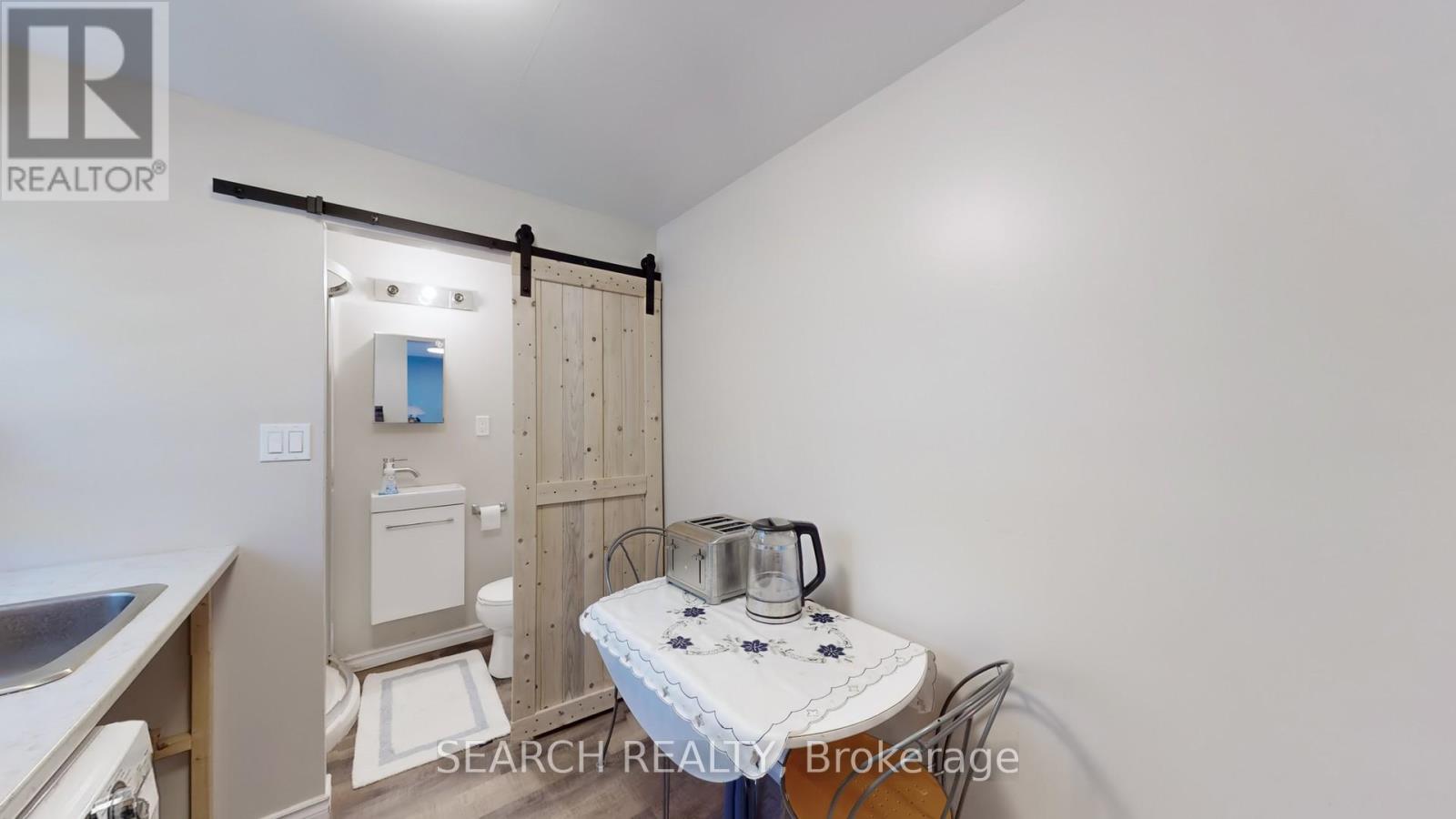 152 Weber Street N, Waterloo, Ontario  N2J 3H1 - Photo 27 - X12427458