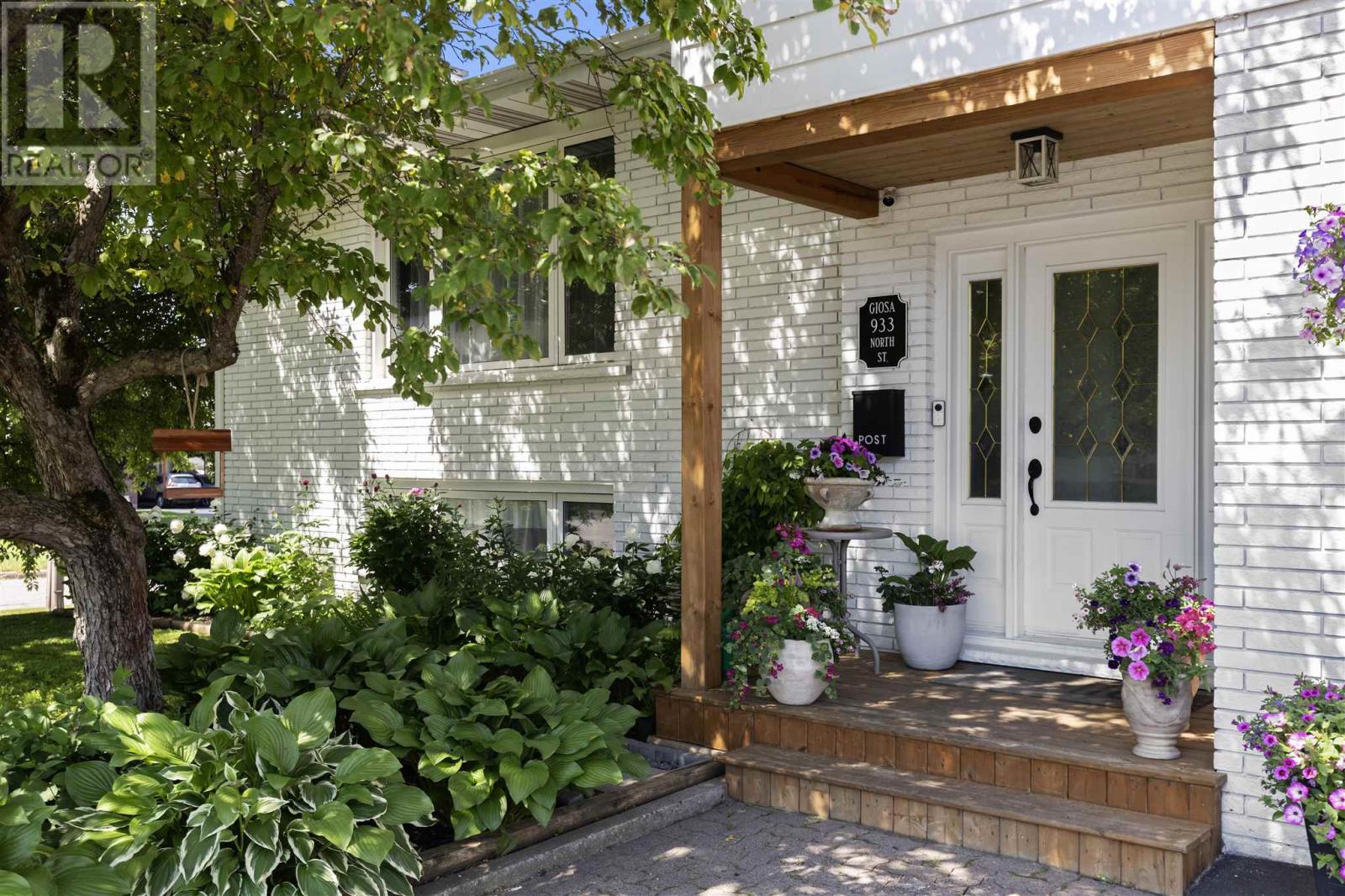 933 North St, Sault Ste. Marie, Ontario  P6B 5W8 - Photo 2 - SM252908