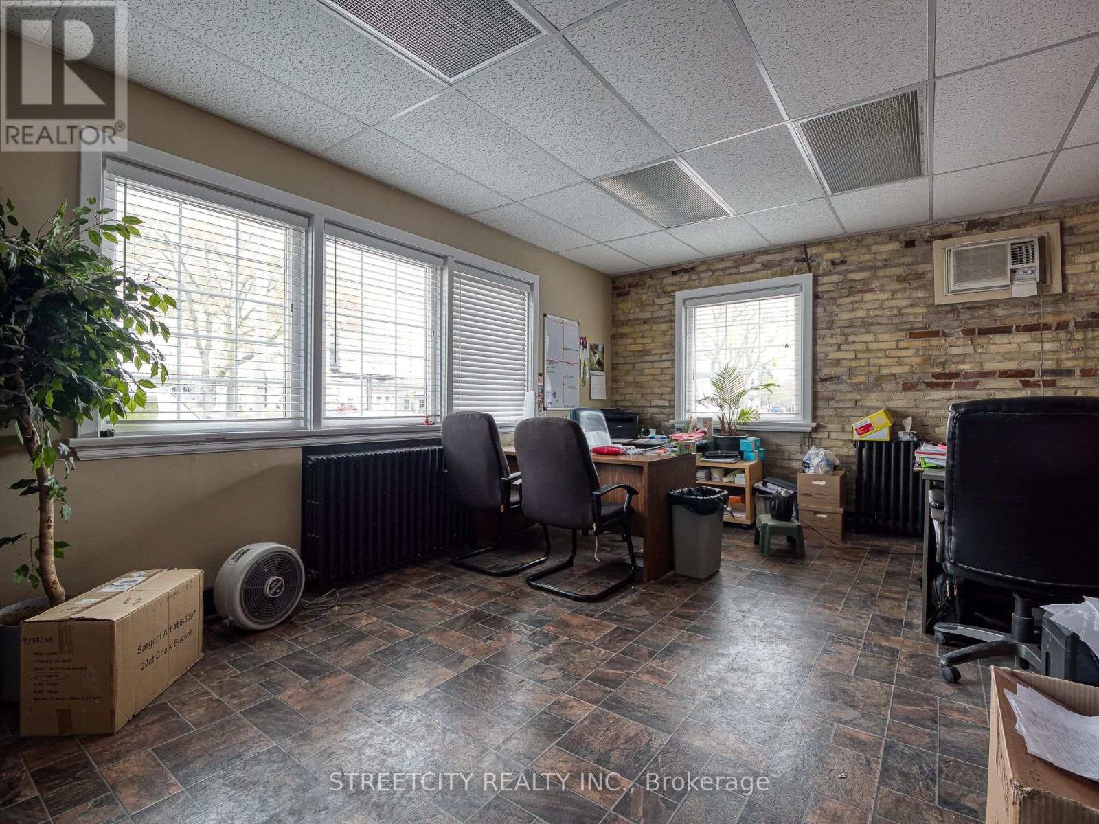 245 Maitland Street, London East (East K), Ontario  N6B 2Y2 - Photo 10 - X12452401