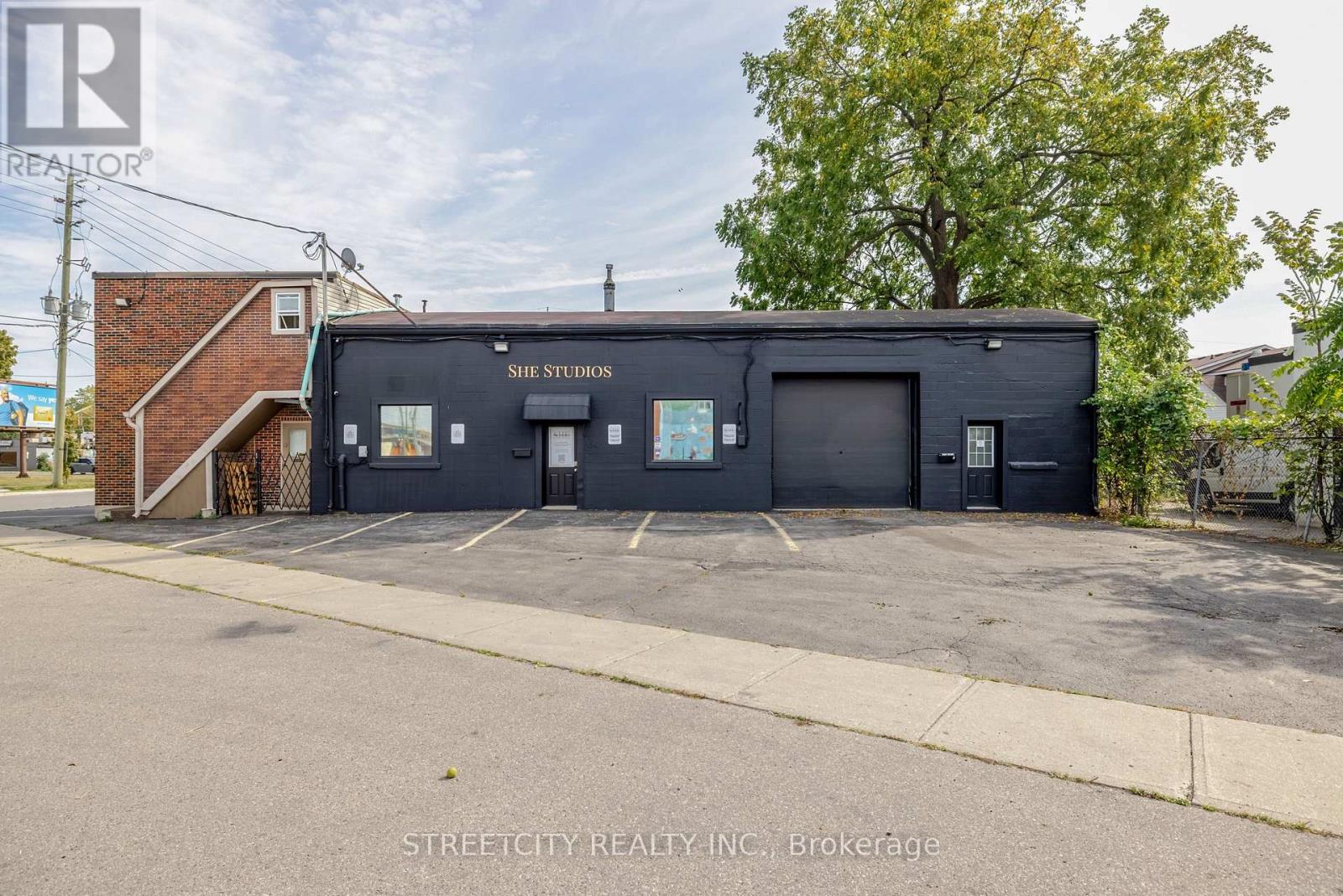 245 Maitland Street, London East (East K), Ontario  N6B 2Y2 - Photo 11 - X12452401